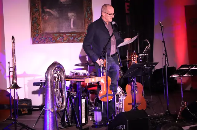 StainZeit-Frontmann Peter Nöhrer begrüßte die Gäste | Foto: Gerhard Langmann