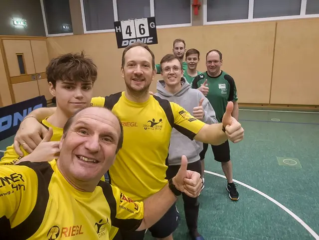 Burghard Reiss, Sven Kremser, Thomas Mayr, Johannes Huber, Werner Holsteiner, Jonas Gaiswinkler (nur Zuseher) und Gabriel Grünstäudl (von Vorne nach Hinten). | Foto: Union Horn - Sektion Tischtennis