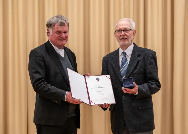 Diözesanbischof Manfred Scheuer mit Walter Druckenthaner. | Foto: Diözese Linz / Kienberger