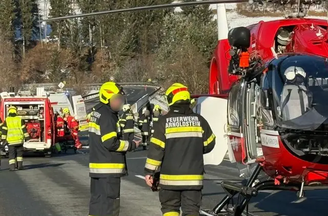 Im Einsatz befanden sich die Feuerwehren Nötsch, Arnoldstein, St. Georgen und Feistritz an der Gail. | Foto: Freiwillige Feuerwehr Arnoldstein