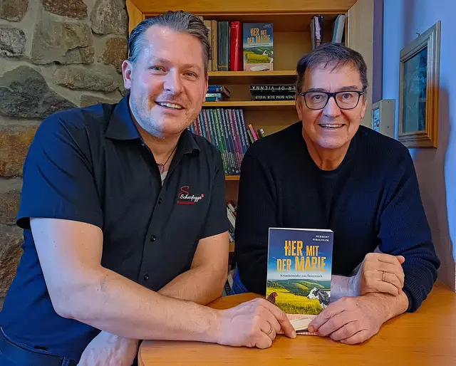 Herbert Hirschler bei seiner jüngsten Lesung im Raxalpenhof mit Bernd Scharfegger. | Foto: RAXmedia