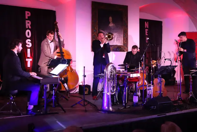 Ein schwungvolles Prosit Neujahr im Refektorium des Schlosses Stainz | Foto: Gerhard Langmann