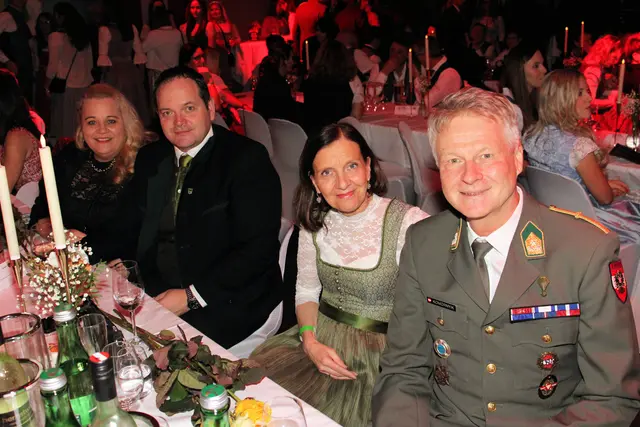 Der Ligister Bürgermeister Roman Neumann (2. v. l.) war wie Vizebürgermeister Karlheinz Komornyik Ehrengast. | Foto: Cescutti