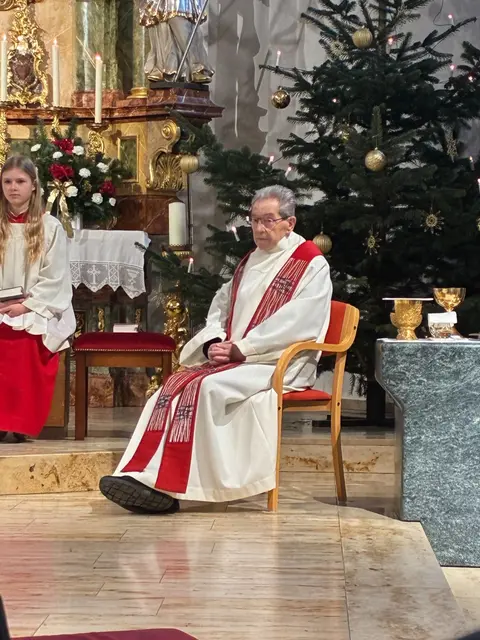Pfarrer Augustin feierte den 90. Geburtstag. Bei der Hl. Messe am 6. Jänner wurde er gewürdigt und verabschiedet.  | Foto: Nigl-Kirschner