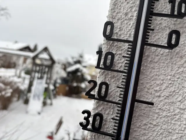 Der Boden ist durch die frostigen Tagen ausgekühlt. Eine angekündigte Warmfront soll für Salzburg Regen bringen. Eine gefährliche Mischung.  | Foto: Sabrina Moriggl