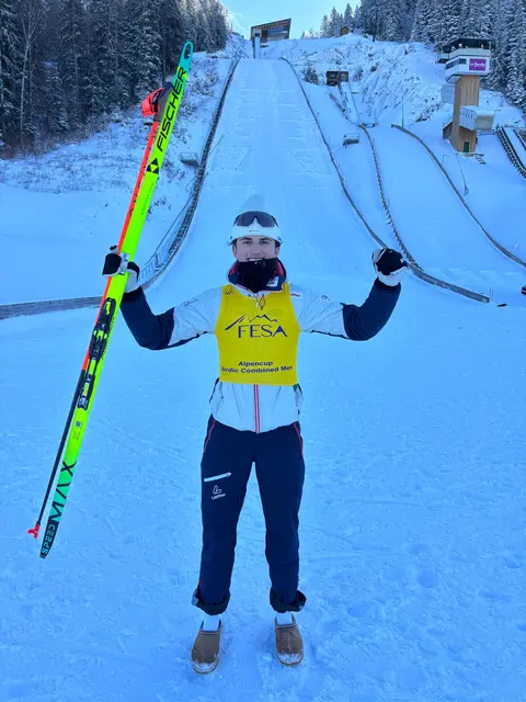 Lukas Mühlbacher jubelt im französischen Chaux Neuve. | Foto: Mühlbacher