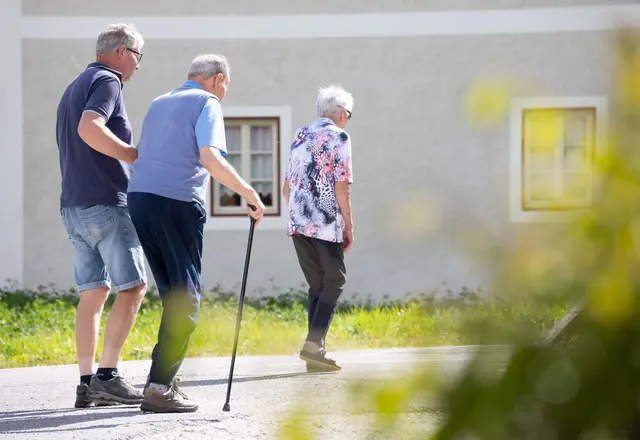 Auf zum Salzburger Pflegepreis.  | Foto: Franz Neumayr