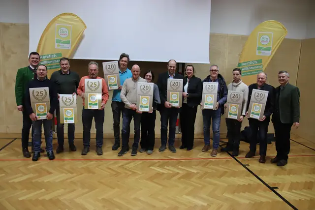 25 bzw. 20 Jahre Mitgliedschaft bei Bio Ernte Steiermark. | Foto: MeinBezirk/Herwig Brucker