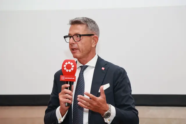MeinBezirk Salzburg Chefredakteur Michael Kretz: "Seit bereits 17 Jahren zeichnen wir mit dem Regionalitätspreis Projekte aus, die das Leben der Menschen in Salzburg besser machen. Jetzt gehen wir mit dem Salzburger Pflegepreis noch einen Schritt weiter."  | Foto: Neumayr
