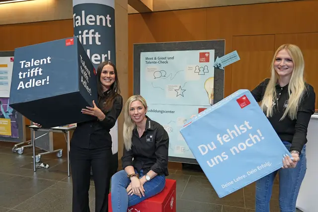 Auch im Jahr 2026 informieren die MitarbeiterInnen des Landes Tirol umfassend zu den Karrieremöglichkeiten im Landesdienst.  | Foto: © Land Tirol/Reiter