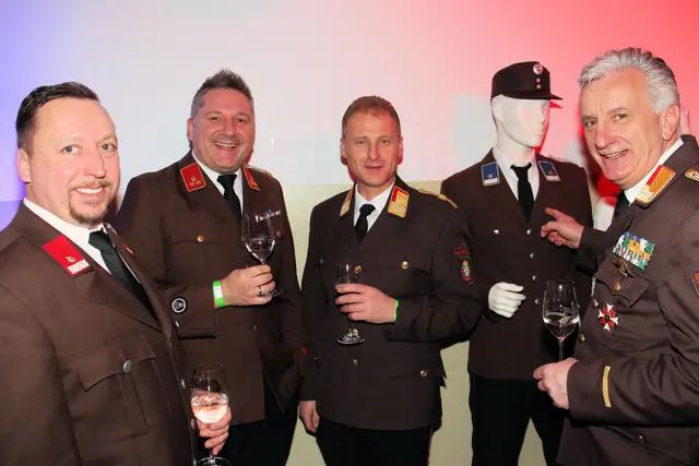 Die Feuerspitze mit Bereichskommandant Christian Leitgeb (2. v. r.) unter sich | Foto: Cescutti