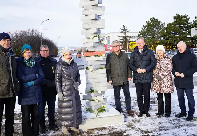 Besuch des Innenministers bei der neuen Gedenk-Stele. | Foto: MG Guntramsdorf