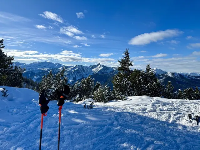 Nach der Anzeige wurde eine Suchaktion mit der Berg- und Pistenrettung, der Polizei sowie der Alpinpolizei gestartet. (Symbolbild) | Foto: Schneeberger