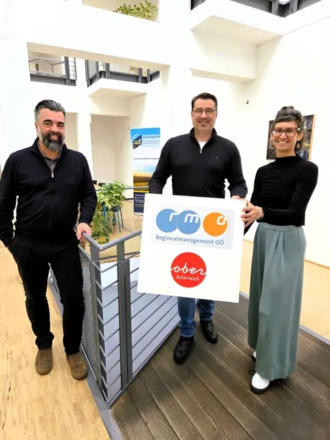 Stefan Heinisch, RMOÖ-Geschäftsführung, Michael Stockinger, RMOÖ-Geschäftsstellenleiter Innviertel-Hausruck, Regionalmanager Regionales Mobilitätsmanagement, Magdalena Schneiderbauer, RMOÖ-Regionalmanagerin Regionale Zukunftsgestaltung. | Foto: RMOÖ Geschäftsstelle Braunau