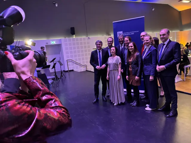 Bitte Lächeln: Abschlussfoto vom Neujahrsempfang der Industriellenvereinigung Burgenland | Foto: Franz Tscheinig/MeinBezirk Burgenland