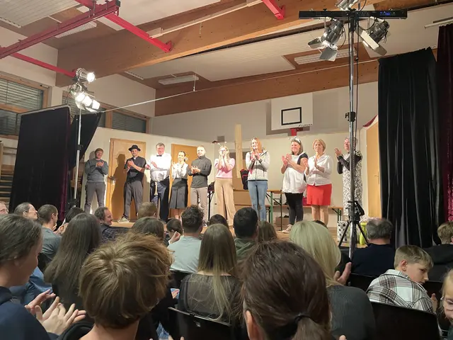 Großen Applaus gab es für die Bunte Bühne Friedberg.