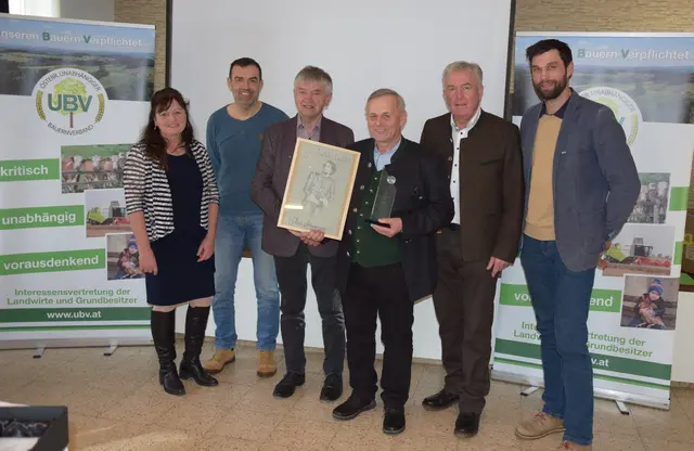 UBV Landeskammerräte gratulieren Alois Hamminger (4. v.l.), der den Hans Kudlich Award erhalten hat. | Foto: UBV