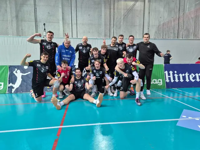 Die Spieler feiern den Sieg und die erfolgreiche Verteidigung des dritten Tabellenplatzes. | Foto: Union Volleyball Raiffeisen Waldviertel