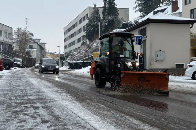 Fast 2.000 Tonnen Salz wurden im Bezirk Schärding bis 12. Jänner 2026 vom Winterdienst verbraucht. Im Vergleichszeitraum des Vorjahres waren es etwa 1.400.  | Foto: MeinBezirk/Michelle Bichler