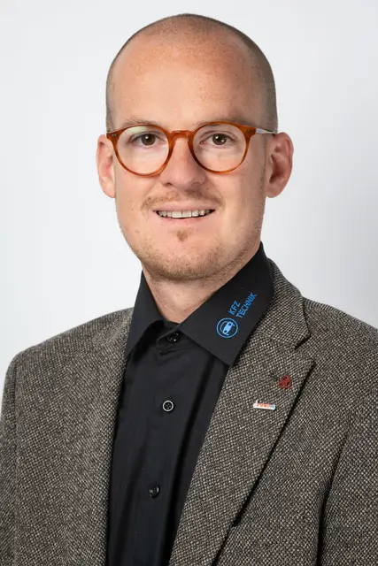 Daniel Holzinger übernahm 2016 Autoglas Pichler und gründete die KFZ-Autoglas Pichler-Holzinger GmbH in Desselbrunn. | Foto: Andreas Röbl