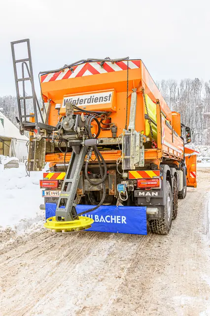 Der städtische Winterdienst ist mit allen Fahrzeugen und Arbeitern im Dauereinsatz. | Foto: Stadt Wels