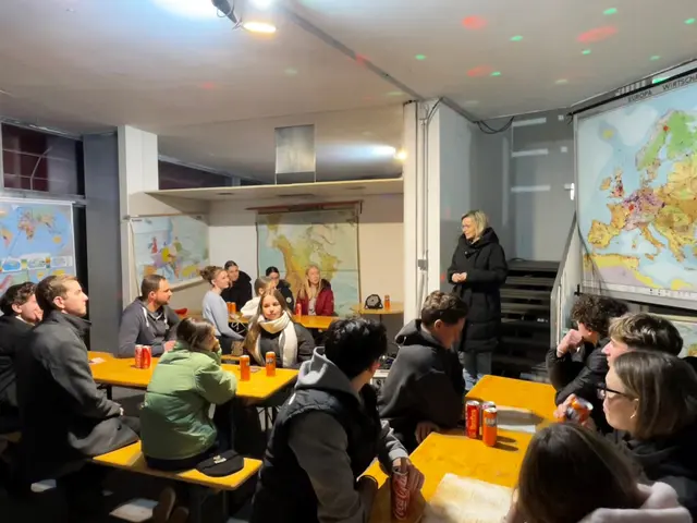 Der Jugenddialog „Erzähl’s uns bei einer Pizza“ im Dezember im ehemaligen Hettegger, Anbau Lehártheater, fand großen Anklang bei den Bad Ischler Jugendlichen. | Foto: Stadtgemeinde Bad Ischl