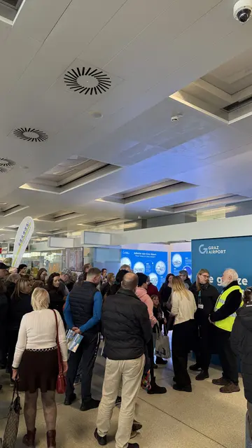 Ein besonderer Publikumsmagnet waren erneut die Flughafenführungen, die einen seltenen Blick hinter die Kulissen des Flughafen Graz ermöglichten. | Foto: ReiseZeit