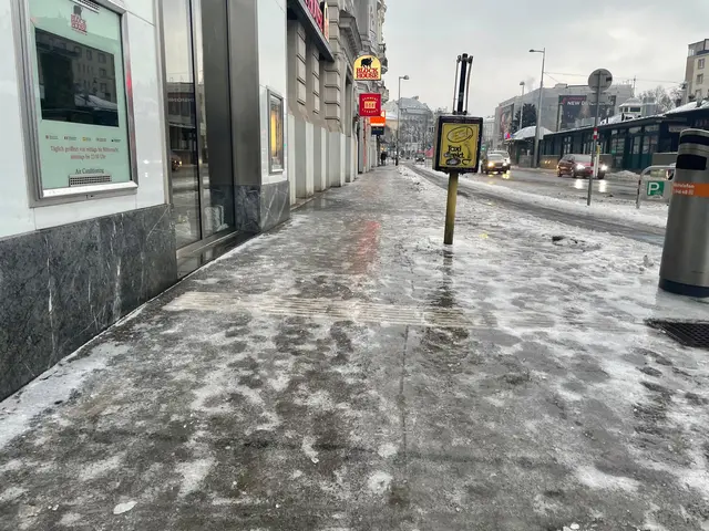 Glatteis in der Linke Wienzeile. | Foto: MeinBezirk