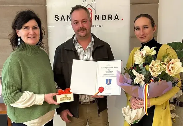 Bürgermeisterin Maria Knauder mit Christoph und Lisa Graßler (v.l.) | Foto: Privat