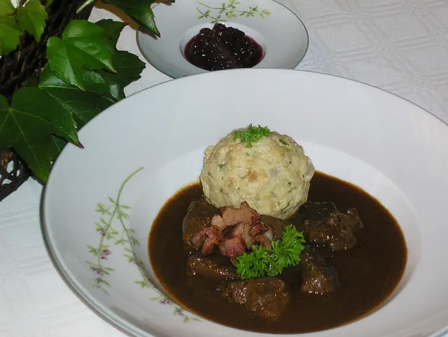 Wie man das Hirschragout aus der Schnepf’n Alm - Almwelt Austria aus der Region Schladming Dachstein zubereitet, wissen MeinBezirk und Kulinarium Steiermark. | Foto: Willi Haider