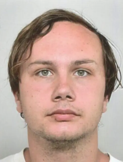 Seit Mitte Dezember 2025 wird dieser 24-jährige Mann vermisst. Zuletzt hielt sich der Abgängige in Innsbruck auf. | Foto: Polizei