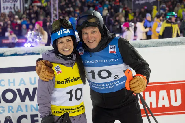 Die beiden strahlenden Sieger der Star-Challenge 2026: Anna Veith und Andreas Herzog. | Foto: Skiweltcup Flachau/wildbild