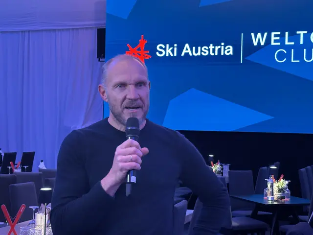 Hermann Maier erklärte den Ablauf der Star Challenge. | Foto: Emanuel Hasenauer