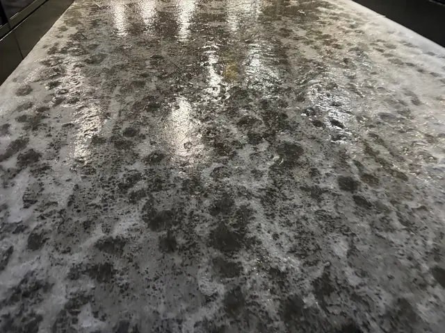 Vereister Boden: Die Rutschgefahr auf Straßen und Gehsteigen ist derzeit besonders hoch. | Foto: MeinBezirk