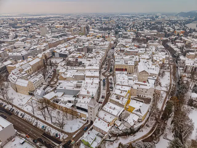 Schnee und Regen machen es dem Welser Winterdienst nicht leicht und führen zu Einschränkungen im Stadtgebiet. | Foto: Stadt Wels