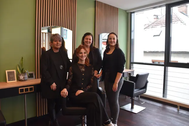 Friseursalon "Struwwelpeter": Viktoria Punz (v.) und ihr Team sind nun im ersten Stock des Scheibbser Portals für ihre Kunden da. | Foto: Roland Mayr/MeinBezirk Scheibbs