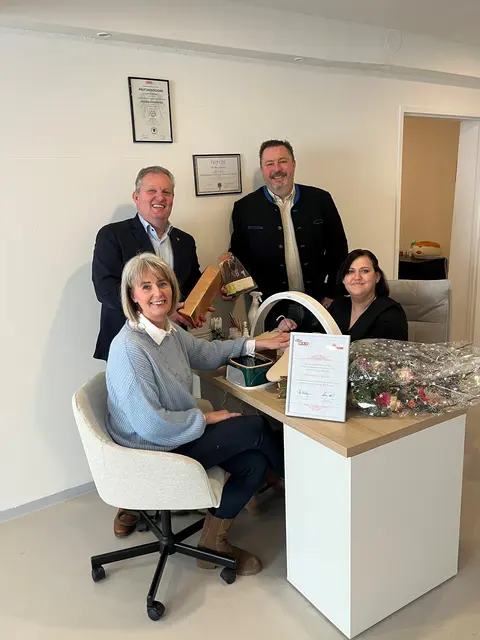 FiW-Bezirksvorsitzende Martina Polndorfer, Stadtrat Leopold Spitzbart (ÖVP), Stadtmarketing-Geschäftsführer Stefan Gabritsch und die Unternehmerin Bianca Gschwantner. | Foto: Friedrich Oelschlägel