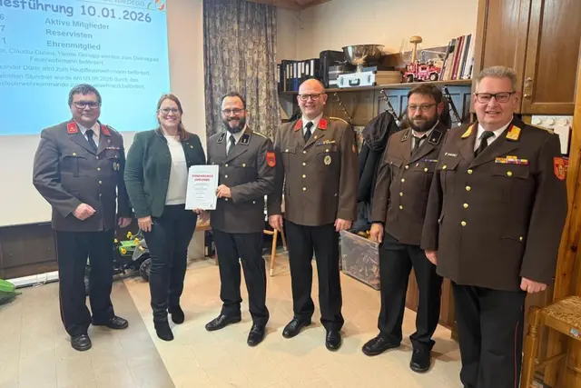 Die Feuerwehr Wopfing blickte auf ein erfolgreiches Jahr zurück und wählte ihren Kommandanten. | Foto: FF Wopfing
