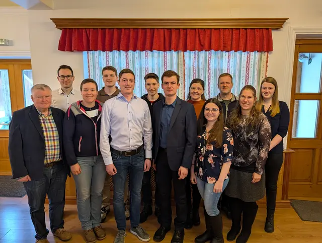 Vorstand 2026 des Musikverein Großhaselbach:  Vorne: Kapellmeister-Sellvertreter Josef Weber, Kassieren Katharina Bittermann, Kapellmeister Martin Lampeitl, Obmann Michael Kohl, Jugendreferentin Miriam Muli, Schriftführerin Kerstin Waldhör; 2. Reihe: Stabführer und Kapellmeister-Stellvertreter Florian Weixelbraun, Stabführer-Stellvertreter Florian Marchsteiner, Obmann Stv. Thomas Elsigan, Schriftführerin-Stellvertreterin Julia Pömmer, Obmann-Stellvertreter Roland Riemer, Jugendreferentin-Stellvertreterin Johanna Kohl. | Foto: Musikverein Großhaselbach