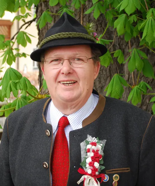 Eduard Leitner wurde Ehrenbürger von Puch. | Foto: Gemeinde