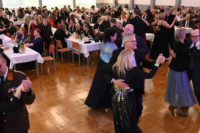 Der große Kammersaal füllte sich bis auf den letzten Platz, als die Freiwillige Feuerwehr Leoben-Stadt zu ihrem traditionellen Ballabend lud. | Foto: FF Leoben-Stadt