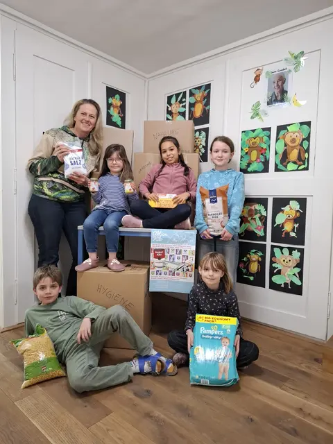 Direktorin Tamara Maria Pratter, Alexander, Lucia, Aileen, Sophie und Lucy | Foto: PVS Sta Christiana Frohsdorf