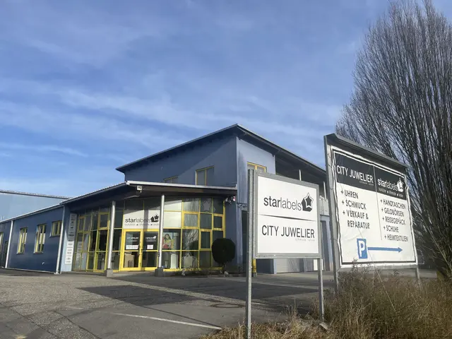 Nachdem der City Juwelier am 31. März 2025 den stationären Handel zugesperrt hat, kam nun die Rolle rückwärts, wurde er wieder eröffnet. | Foto: Bichler/MeinBezirk