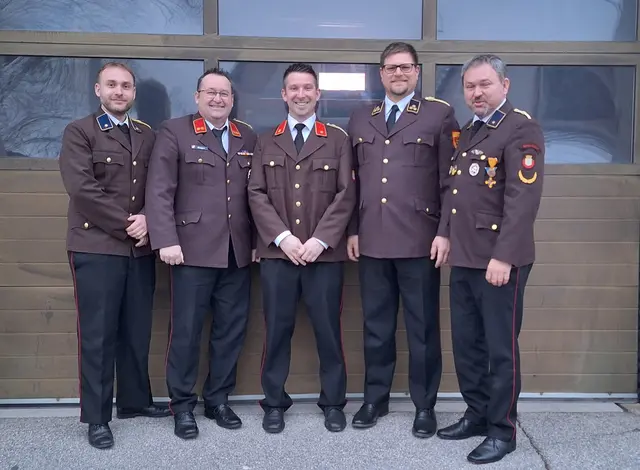 RIngelsdorf: Bernhard Nitsch, EOBI Andreas Weigert, OBI Kevin Wartner, HV Georg Baier und Bürgermeister EV Peter Schaludek | Foto: FF Ringelsdorf