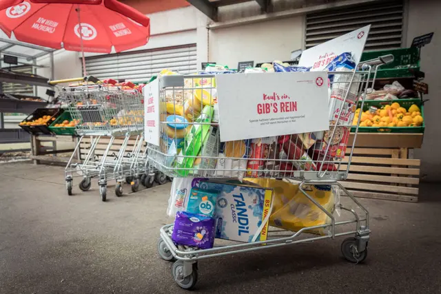 Das Samariterwagerl bietet Organisationen, Betrieben und Vereinen die Möglichkeit, direkt vor Ort haltbare Lebensmittel und Hygieneartikel zu spenden.  | Foto: Samariterbund