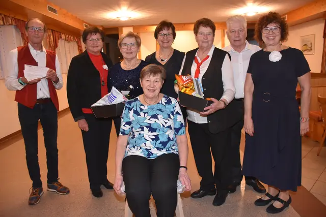 Der Seniorenbund Pabneukirchen lud zu einem unterhaltsamen Nachmittag bei Tanz, Musik und Unterhaltung.  | Foto: Zinterhof