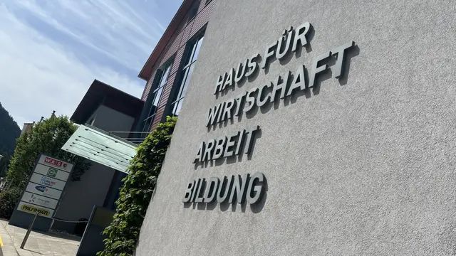 (Archiv-/Symbolfoto) Das Haus für Wirtschaft, Arbeit und Bildung in Tamsweg. | Foto: pjw