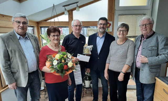 Der Vorstand gratulierte Johann Polt zum 80. Geburtstag. | Foto: NÖ Senioren
