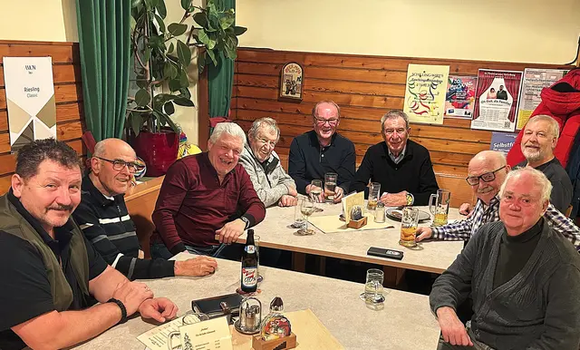 Die Kameraden Josef Kohzina, Lambert Rohrböck, Walter Tröstl, Harry Pemsel, Johann Gründler, Rudolf Demschner, Herbert Ofenauer, Erich Oberauer, Johann Diewald. (Walter Ofenauer nicht am Foto). | Foto: ÖKB