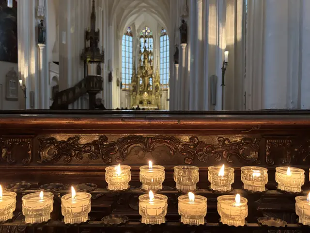 Dunkel ist es nun um dich, von Stund an tragen wir dein Licht. | Foto: Ulrike Plank